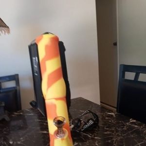 Meet your Posher, Gloria